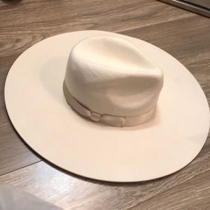 Lack of color wool wide brim fedora